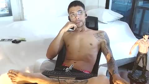 Snapshot of allanbarreto chatting on 07-15-26, 11:10 Allan online show from 07-15-26, 11:10