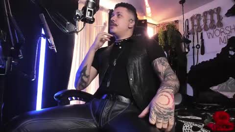 Snapshot of allanhurtss chatting on 02-13-25, 06:27 online show from 02-13-25, 06:27