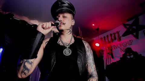 Snapshot of allanhurtss chatting on 09-26-25, 04:33 online show from 09-26-25, 04:33