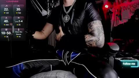 Snapshot of allanhurtss chatting on 10-06-25, 11:02 online show from 10-06-25, 11:02