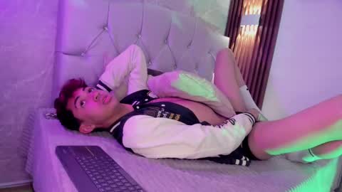 Snapshot of allen_starck chatting on 02-07-25, 03:52 Allen online show from 02-07-25, 03:52