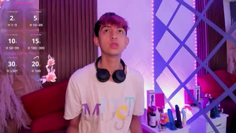 Snapshot of allen_starck chatting on 09-28-25, 03:23 Allen online show from 09-28-25, 03:23