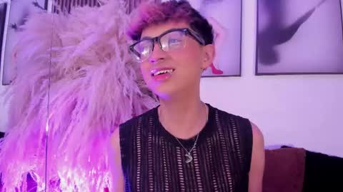 Snapshot of allen_starck chatting on 11-18-25, 02:28 Allen online show from 11-18-25, 02:28