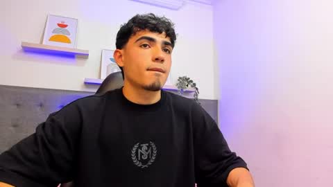 Snapshot of allexserrano chatting on 07-14-26, 12:24 Allex online show from 07-14-26, 12:24