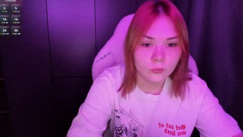 Snapshot of alli_zi chatting on 06-08-26, 05:57 Blair online show from 06-08-26, 05:57