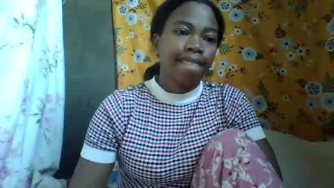 Snapshot of alliciax632770q chatting on 06-27-26, 01:17 alliciax632770q online show from 06-27-26, 01:17