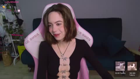 Snapshot of allie_hazie chatting on 01-04-25, 12:48 alice online show from 01-04-25, 12:48