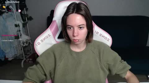 Snapshot of allie_hazie chatting on 10-04-25, 11:03 alice online show from 10-04-25, 11:03