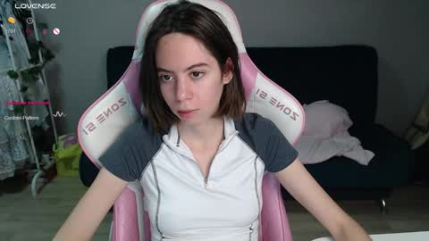 Snapshot of allie_hazie chatting on 12-15-25, 09:52 alice online show from 12-15-25, 09:52