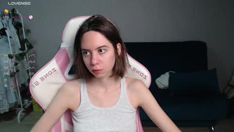 Snapshot of allie_hazie chatting on 12-17-25, 10:49 alice online show from 12-17-25, 10:49