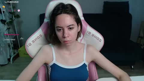 Snapshot of allie_hazie chatting on 04-23-26, 12:12 alice online show from 04-23-26, 12:12