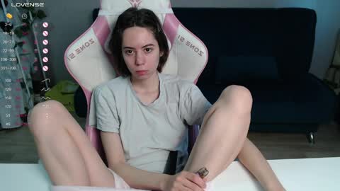 Snapshot of allie_hazie chatting on 04-24-26, 12:13 alice online show from 04-24-26, 12:13
