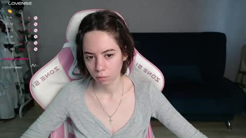 Snapshot of allie_hazie chatting on 04-25-26, 12:02 alice online show from 04-25-26, 12:02