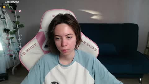 Snapshot of allie_hazie chatting on 04-28-26, 11:43 alice online show from 04-28-26, 11:43