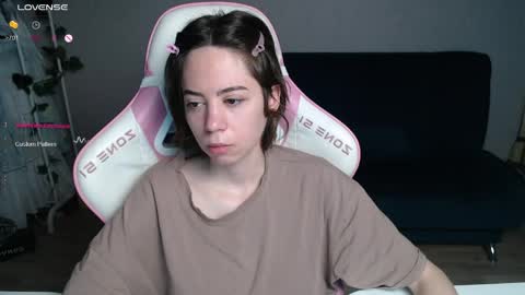 Snapshot of allie_hazie chatting on 05-06-26, 12:19 alice online show from 05-06-26, 12:19