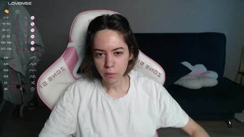 Snapshot of allie_hazie chatting on 05-12-26, 11:24 alice online show from 05-12-26, 11:24