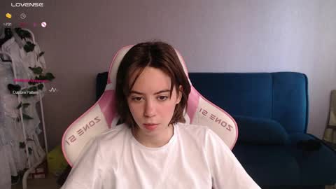 Snapshot of allie_hazie chatting on 05-27-26, 01:57 alice online show from 05-27-26, 01:57