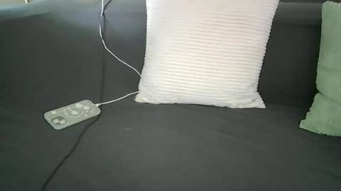 Snapshot of alliebearx chatting on 06-24-26, 08:41 alliebearx online show from 06-24-26, 08:41