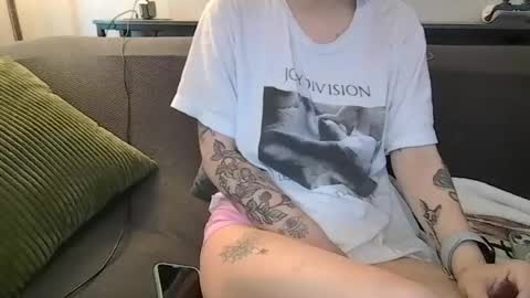 Snapshot of alliebearx chatting on 07-06-26, 04:42 alliebearx online show from 07-06-26, 04:42