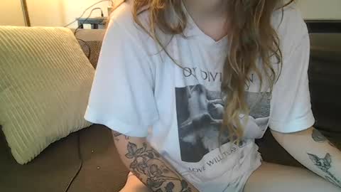 Snapshot of alliebearx chatting on 07-17-26, 03:18 alliebearx online show from 07-17-26, 03:18