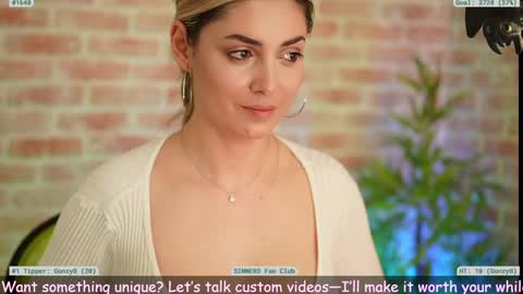 Snapshot of alliesynns chatting on 01-20-25, 08:19 Allie online show from 01-20-25, 08:19