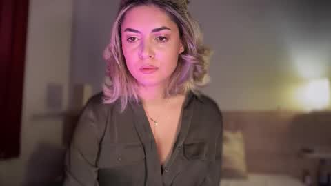 Snapshot of alliesynns chatting on 11-27-25, 06:15 Allie online show from 11-27-25, 06:15