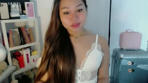 Snapshot of allirah20x chatting on 06-13-26, 12:08 Allirah online show from 06-13-26, 12:08
