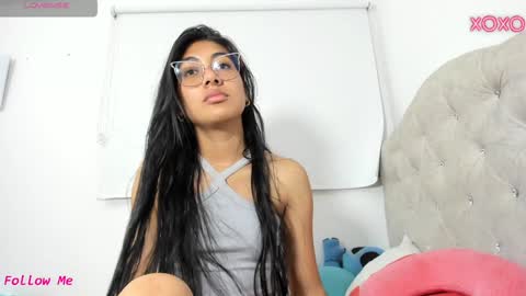 Snapshot of allison_18_ chatting on 01-14-25, 10:27 Nana online show from 01-14-25, 10:27