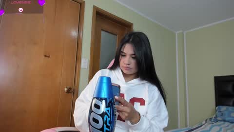 Snapshot of allison_love chatting on 01-17-25, 04:17 allison online show from 01-17-25, 04:17