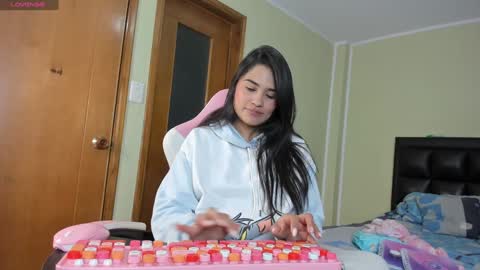 Snapshot of allison_love chatting on 01-19-25, 06:53 allison online show from 01-19-25, 06:53