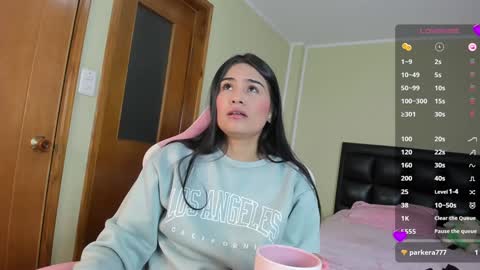 Snapshot of allison_love chatting on 02-06-25, 01:27 allison online show from 02-06-25, 01:27