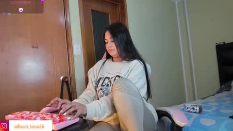 Snapshot of allison_love chatting on 12-15-25, 02:38 allison online show from 12-15-25, 02:38