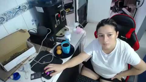 Snapshot of allisonbaby_ chatting on 07-13-26, 02:53 allison online show from 07-13-26, 02:53