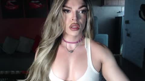 Snapshot of allisonfit chatting on 04-28-26, 12:43 Allison Victoria online show from 04-28-26, 12:43
