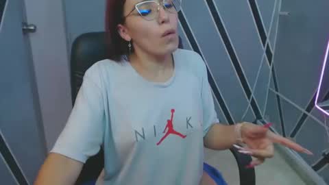 Snapshot of allisonlove_88 chatting on 01-26-25, 04:30 ALLISON online show from 01-26-25, 04:30