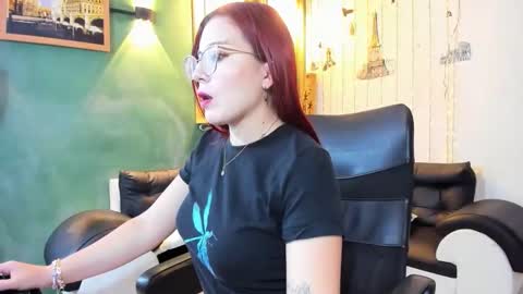 Snapshot of allisonlove_88 chatting on 11-26-25, 04:13 ALLISON online show from 11-26-25, 04:13