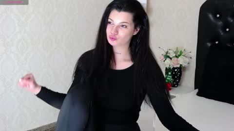 Snapshot of allisonn223 chatting on 12-29-24, 08:48 Deea online show from 12-29-24, 08:48