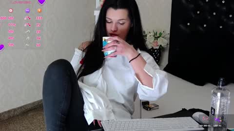 Snapshot of allisonn223 chatting on 01-11-25, 08:32 Deea online show from 01-11-25, 08:32