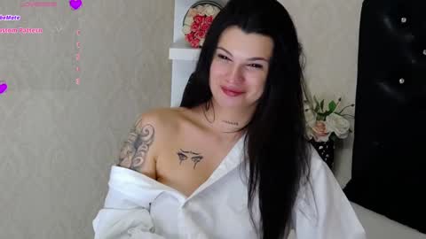 Snapshot of allisonn223 chatting on 01-11-25, 11:35 Deea online show from 01-11-25, 11:35