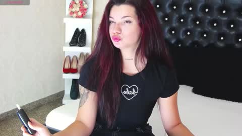 Snapshot of allisonn223 chatting on 10-20-25, 12:27 Deea online show from 10-20-25, 12:27