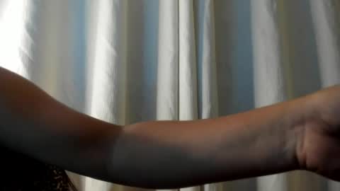 alison  online show from 04-12-26, 11:48