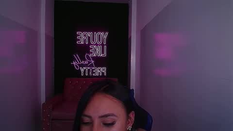 Snapshot of allisson_a chatting on 01-12-25, 10:02 Allisson online show from 01-12-25, 10:02