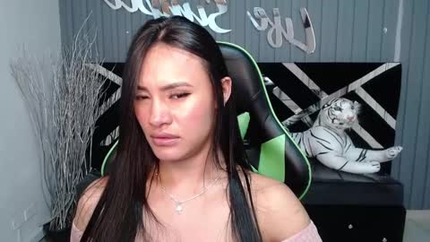 Snapshot of allisson_a chatting on 01-18-25, 06:45 Allisson online show from 01-18-25, 06:45