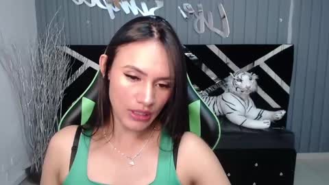 Snapshot of allisson_a chatting on 01-21-25, 03:37 Allisson online show from 01-21-25, 03:37