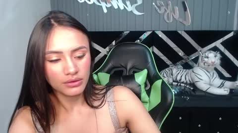 Snapshot of allisson_a chatting on 02-01-25, 06:32 Allisson online show from 02-01-25, 06:32