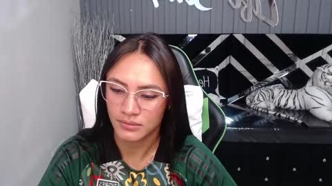 Snapshot of allisson_a chatting on 02-06-25, 09:32 Allisson online show from 02-06-25, 09:32