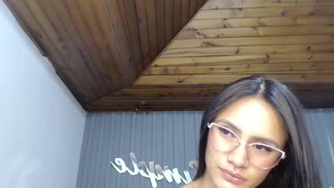 Snapshot of allisson_a chatting on 02-08-25, 09:35 Allisson online show from 02-08-25, 09:35