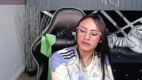 Snapshot of allisson_a chatting on 02-12-25, 06:40 Allisson online show from 02-12-25, 06:40