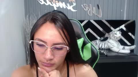 Snapshot of allisson_a chatting on 02-25-25, 09:42 Allisson online show from 02-25-25, 09:42