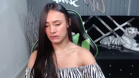 Snapshot of allisson_a chatting on 02-28-25, 03:37 Allisson online show from 02-28-25, 03:37